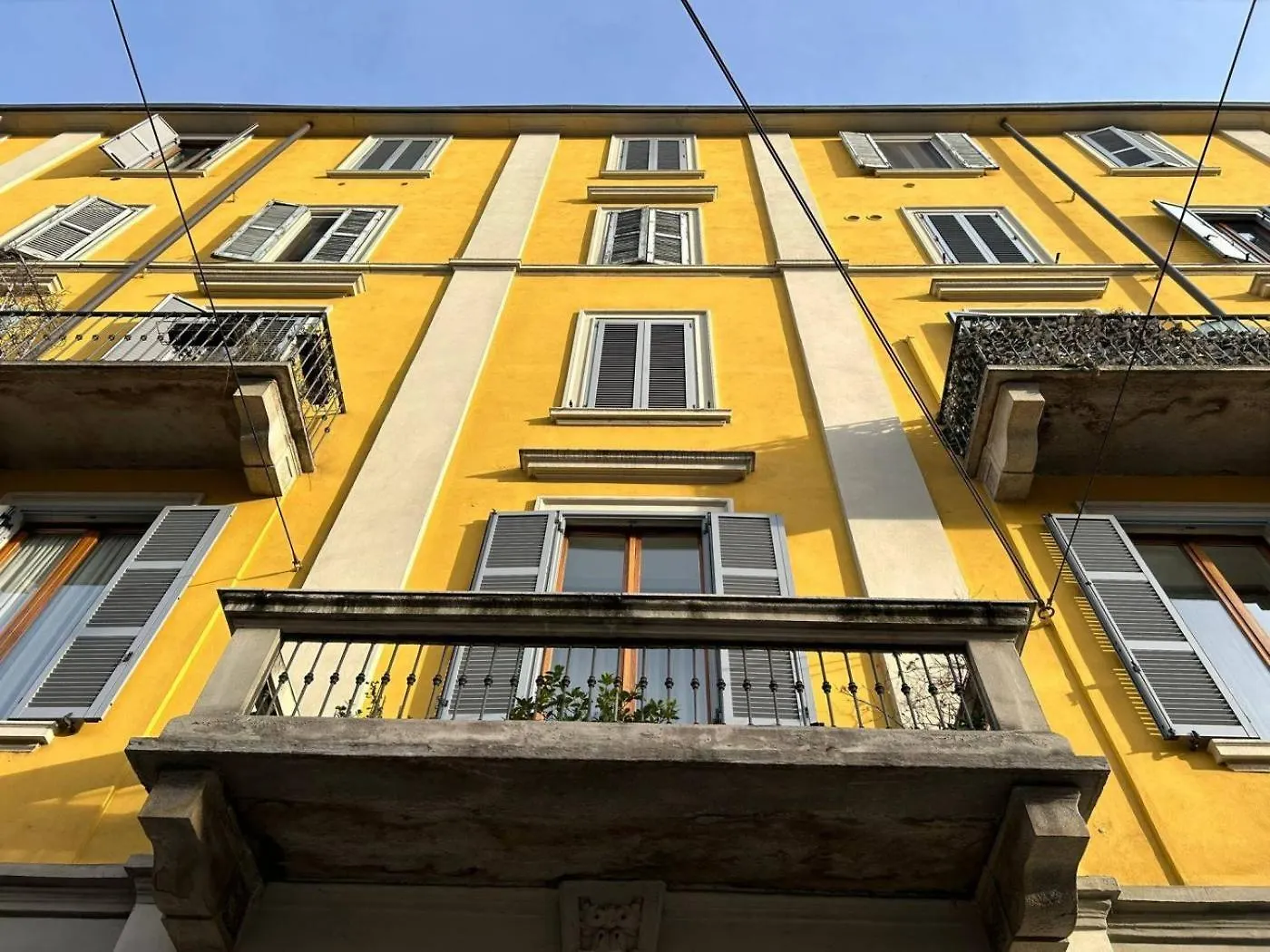 Urban Oasis Between Corso Como And Brera Mediolan